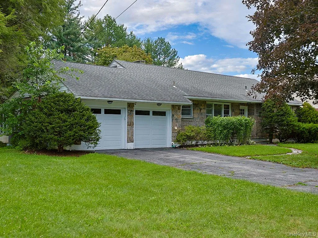 21 Pleasant View Road, Poughkeepsie, NY, 2 Bedrooms Bedrooms, 8 Rooms Rooms,1 BathroomBathrooms,Residential,For Rent,Pleasant View,0,1043271 21 Pleasant View Road, Poughkeepsie, NY, 2 Bedrooms Bedrooms, 8 Rooms Rooms,1 BathroomBathrooms,Residential,For Rent,Pleasant View,0,1043271