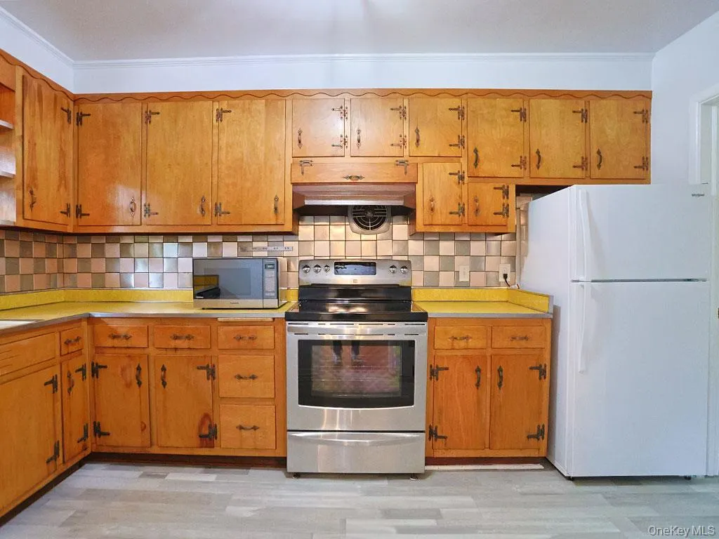 21 Pleasant View Road, Poughkeepsie, NY, 2 Bedrooms Bedrooms, 8 Rooms Rooms,1 BathroomBathrooms,Residential,For Rent,Pleasant View,0,1043271 21 Pleasant View Road, Poughkeepsie, NY, 2 Bedrooms Bedrooms, 8 Rooms Rooms,1 BathroomBathrooms,Residential,For Rent,Pleasant View,0,1043271