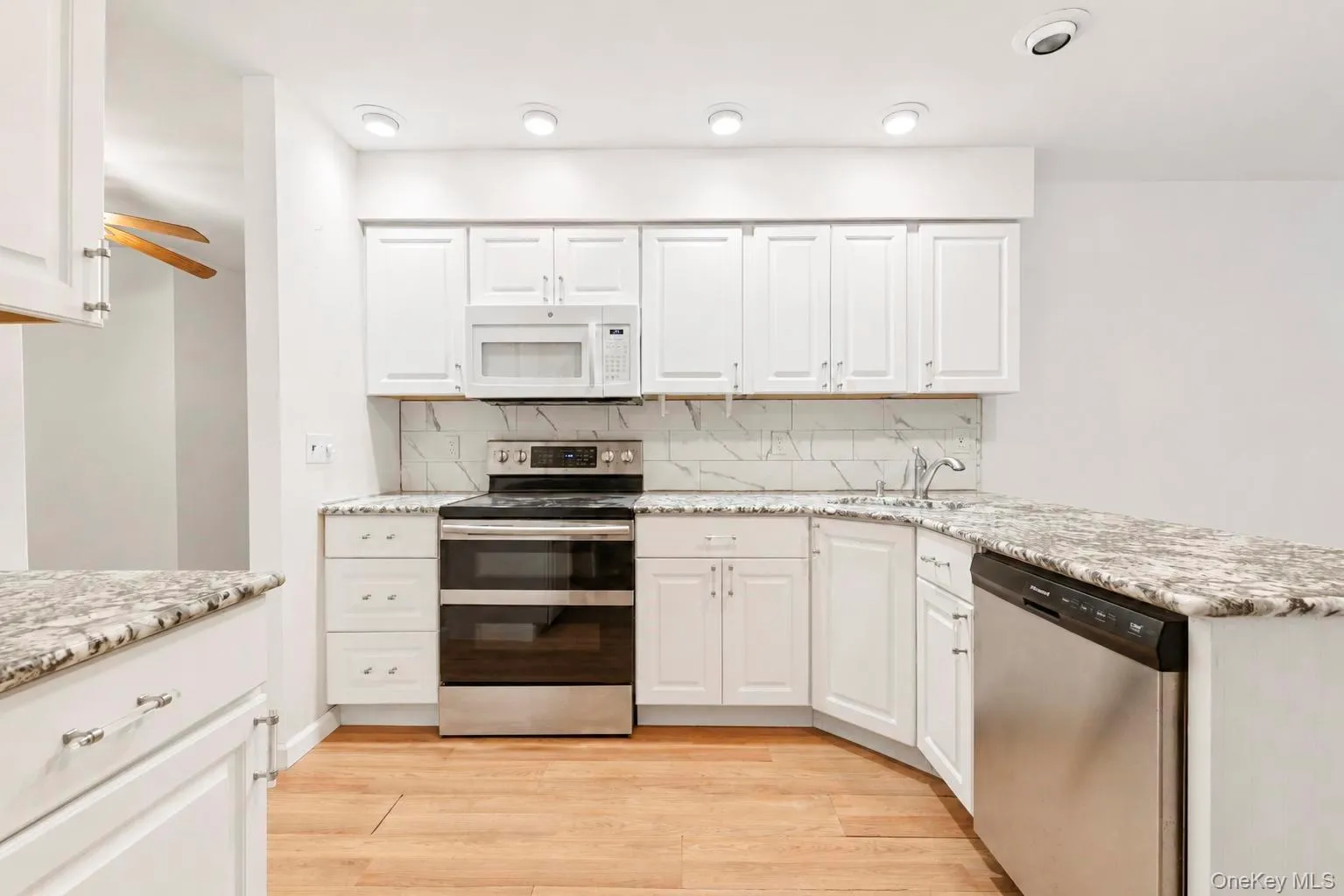 2 Ira Court, Brookhaven, NY, 3 Bedrooms Bedrooms, 9 Rooms Rooms,2 BathroomsBathrooms,Residential,For Rent,Ira,0,1043275 2 Ira Court, Brookhaven, NY, 3 Bedrooms Bedrooms, 9 Rooms Rooms,2 BathroomsBathrooms,Residential,For Rent,Ira,0,1043275