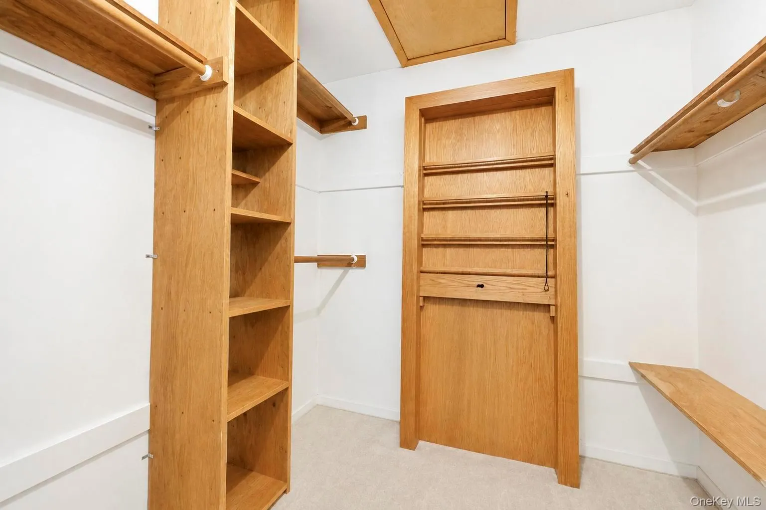 2 Ira Court, Brookhaven, NY, 3 Bedrooms Bedrooms, 9 Rooms Rooms,2 BathroomsBathrooms,Residential,For Rent,Ira,0,1043275 2 Ira Court, Brookhaven, NY, 3 Bedrooms Bedrooms, 9 Rooms Rooms,2 BathroomsBathrooms,Residential,For Rent,Ira,0,1043275