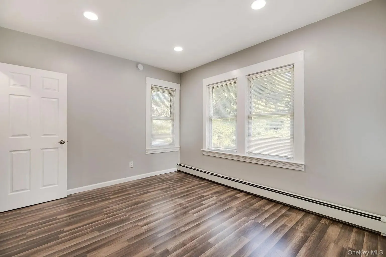 42 Haab Avenue, Babylon, NY, 2 Bedroom Bedrooms, 3 Room Rooms,1 BathroomBathrooms,Residential Lease,For Rent,Haab,0,1043279 42 Haab Avenue, Babylon, NY, 2 Bedroom Bedrooms, 3 Room Rooms,1 BathroomBathrooms,Residential Lease,For Rent,Haab,0,1043279