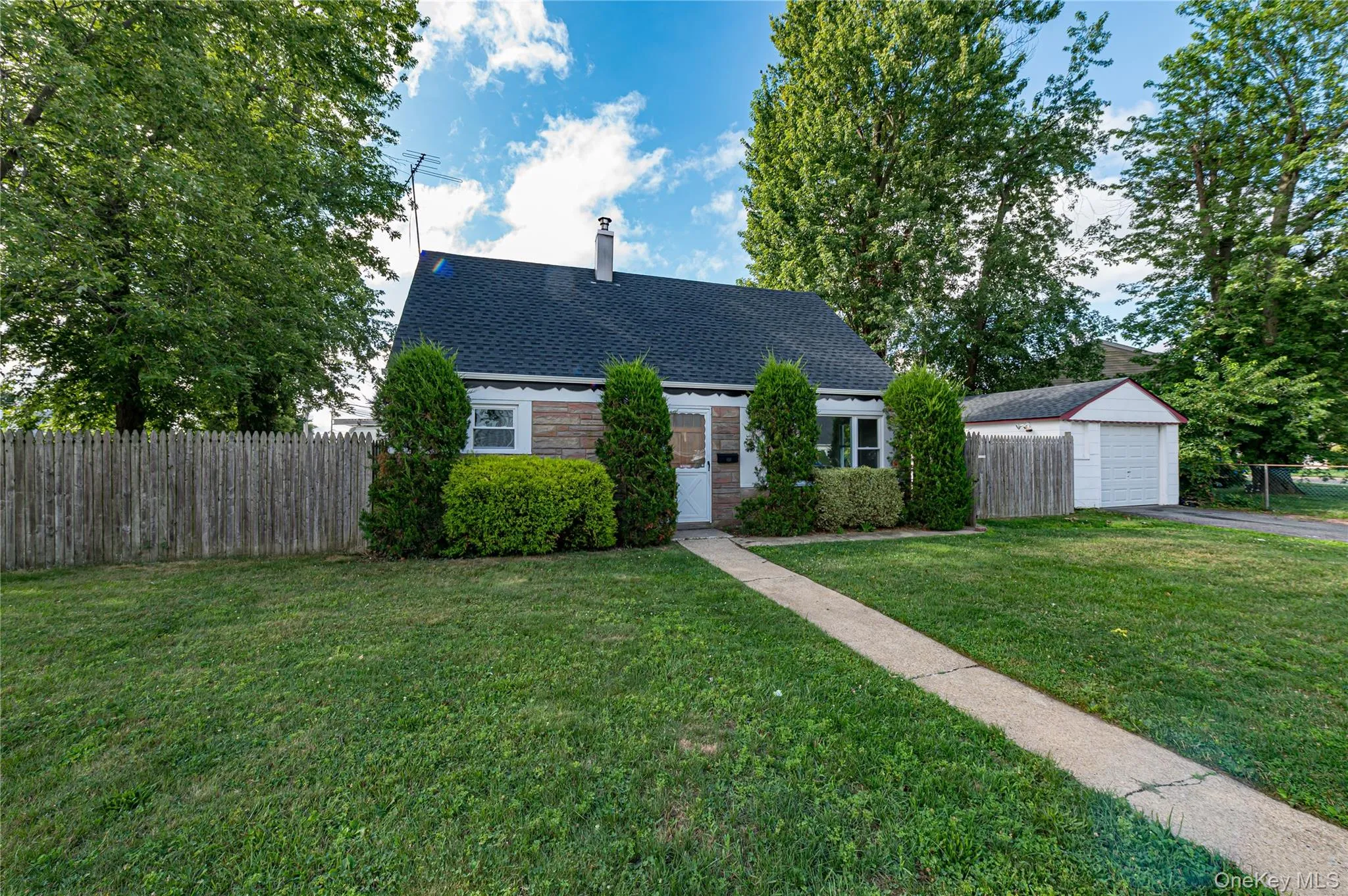 2528 Marshall Avenue, Hempstead, NY, 4 Bedrooms Bedrooms, 6 Rooms Rooms,2 BathroomsBathrooms,Residential Lease,For Rent,Marshall,0,1043280 2528 Marshall Avenue, Hempstead, NY, 4 Bedrooms Bedrooms, 6 Rooms Rooms,2 BathroomsBathrooms,Residential Lease,For Rent,Marshall,0,1043280