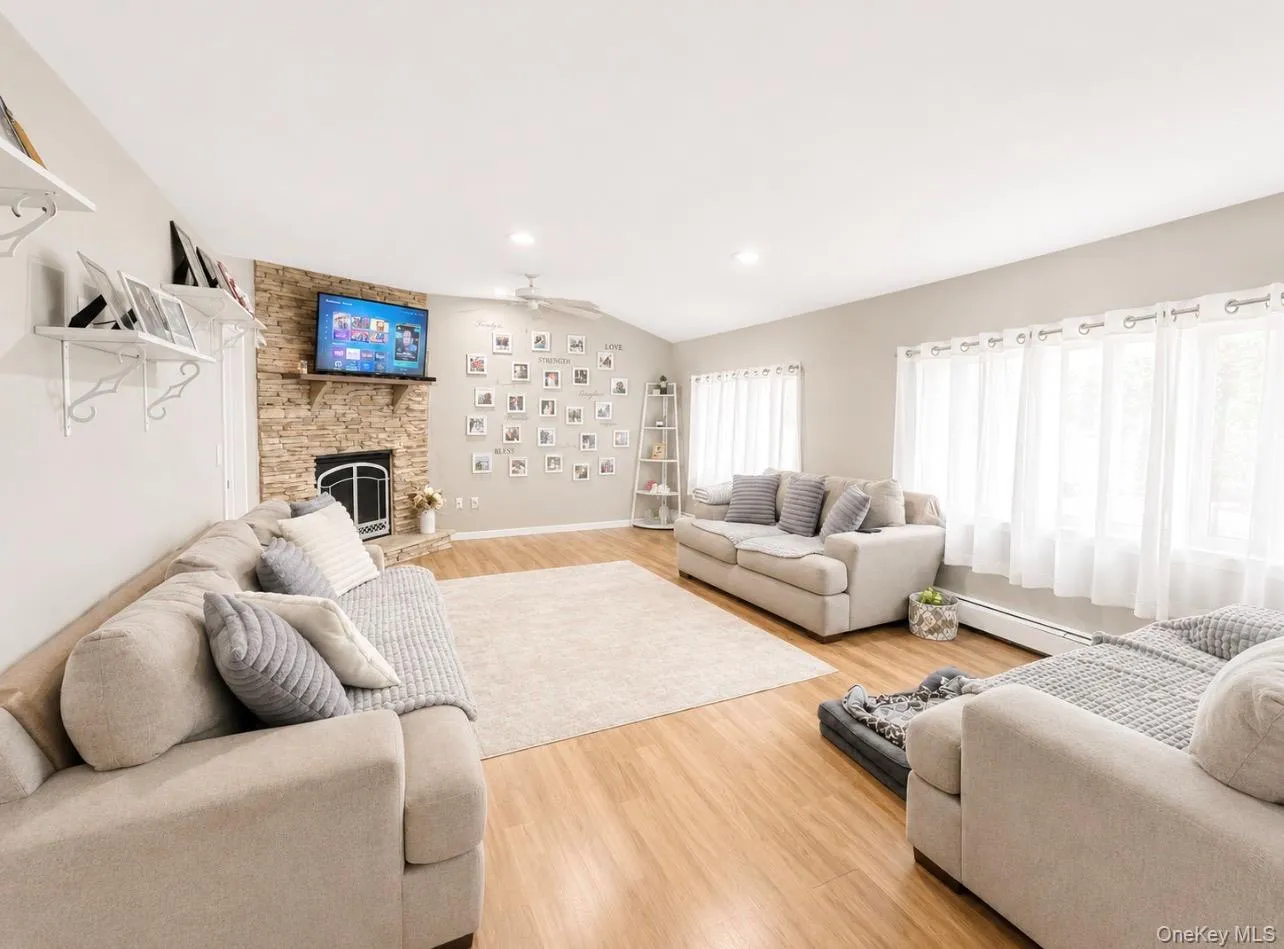 16 Belair Road, Brookhaven, NY, 5 Bedrooms Bedrooms, 8 Rooms Rooms,3 BathroomsBathrooms,Residential,For Rent,Belair,0,1043281 16 Belair Road, Brookhaven, NY, 5 Bedrooms Bedrooms, 8 Rooms Rooms,3 BathroomsBathrooms,Residential,For Rent,Belair,0,1043281