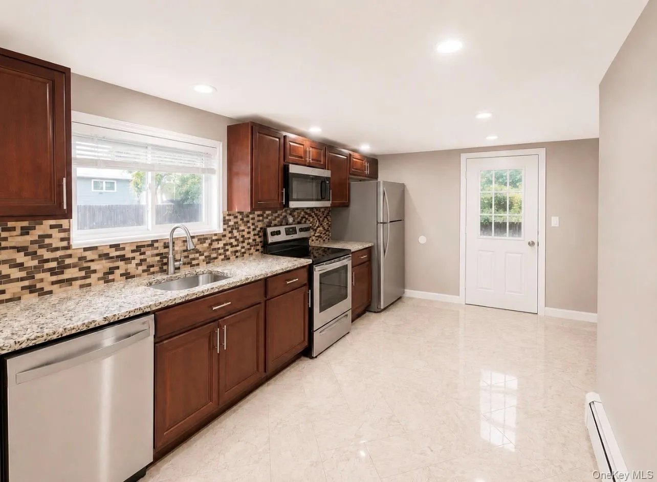 16 Belair Road, Brookhaven, NY, 5 Bedrooms Bedrooms, 8 Rooms Rooms,3 BathroomsBathrooms,Residential,For Rent,Belair,0,1043281 16 Belair Road, Brookhaven, NY, 5 Bedrooms Bedrooms, 8 Rooms Rooms,3 BathroomsBathrooms,Residential,For Rent,Belair,0,1043281