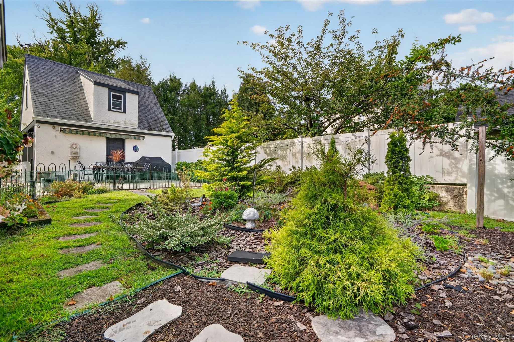 72 Hartsdale Road, Greenburgh, NY, 3 Bedrooms Bedrooms, 7 Rooms Rooms,1 BathroomBathrooms,Residential,For Rent,Hartsdale,0,1043283 72 Hartsdale Road, Greenburgh, NY, 3 Bedrooms Bedrooms, 7 Rooms Rooms,1 BathroomBathrooms,Residential,For Rent,Hartsdale,0,1043283