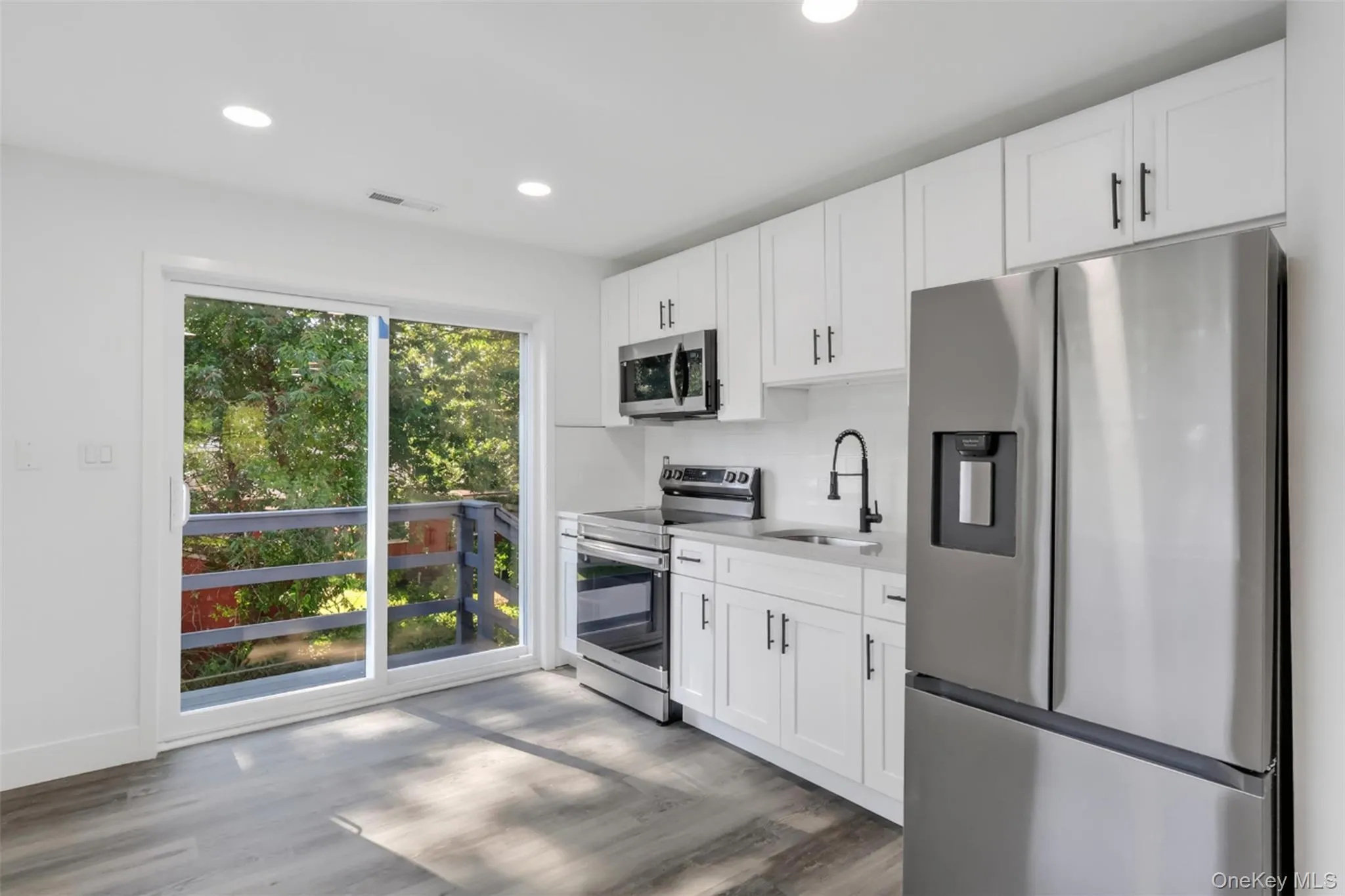 118 Floyd Road, Brookhaven, NY, 4 Bedrooms Bedrooms, 8 Rooms Rooms,3 BathroomsBathrooms,Residential,For Rent,Floyd,0,1043284 118 Floyd Road, Brookhaven, NY, 4 Bedrooms Bedrooms, 8 Rooms Rooms,3 BathroomsBathrooms,Residential,For Rent,Floyd,0,1043284