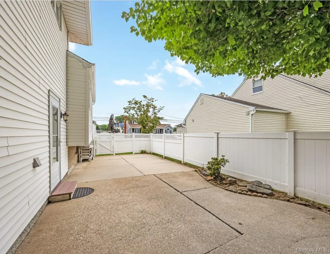 162 Washington Street, Oyster Bay, NY, 3 Bedrooms Bedrooms, 7 Rooms Rooms,2 BathroomsBathrooms,Residential,For Rent,Washington,0,1043285 162 Washington Street, Oyster Bay, NY, 3 Bedrooms Bedrooms, 7 Rooms Rooms,2 BathroomsBathrooms,Residential,For Rent,Washington,0,1043285