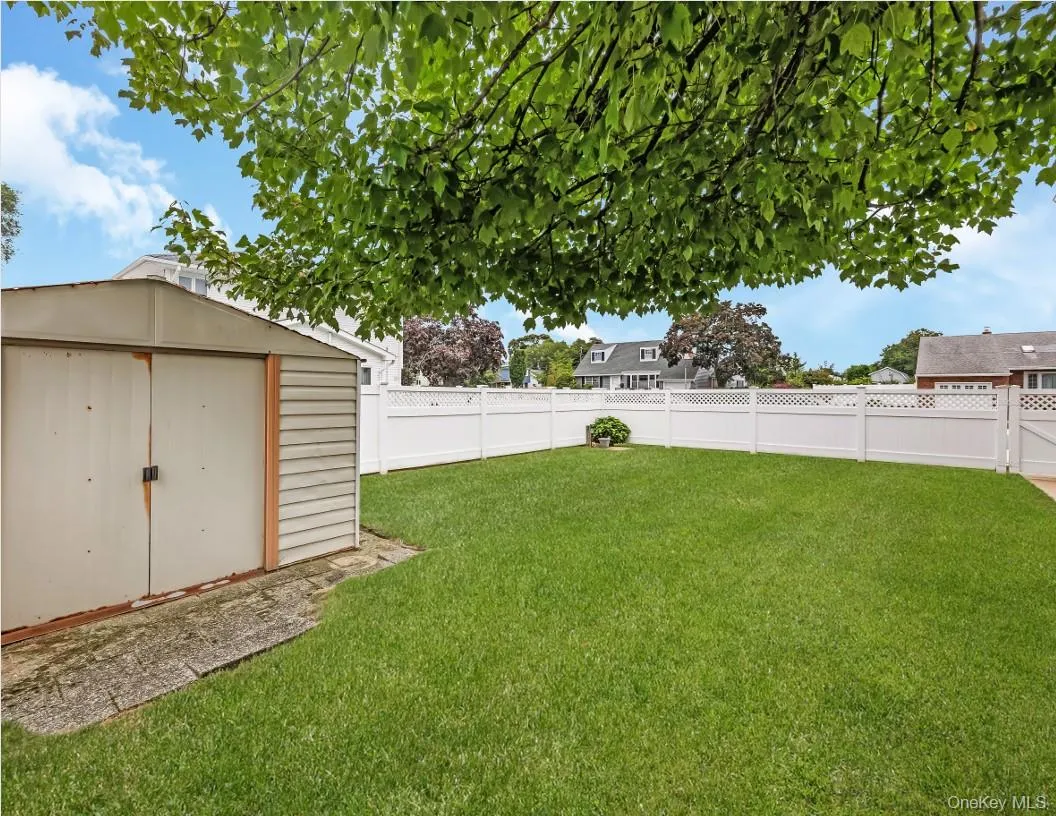 162 Washington Street, Oyster Bay, NY, 3 Bedrooms Bedrooms, 7 Rooms Rooms,2 BathroomsBathrooms,Residential,For Rent,Washington,0,1043285 162 Washington Street, Oyster Bay, NY, 3 Bedrooms Bedrooms, 7 Rooms Rooms,2 BathroomsBathrooms,Residential,For Rent,Washington,0,1043285