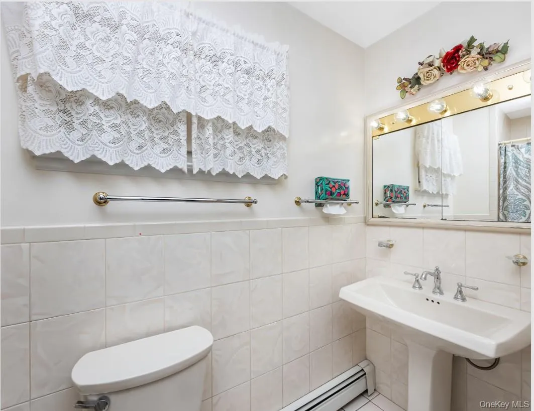 162 Washington Street, Oyster Bay, NY, 3 Bedrooms Bedrooms, 7 Rooms Rooms,2 BathroomsBathrooms,Residential,For Rent,Washington,0,1043285 162 Washington Street, Oyster Bay, NY, 3 Bedrooms Bedrooms, 7 Rooms Rooms,2 BathroomsBathrooms,Residential,For Rent,Washington,0,1043285