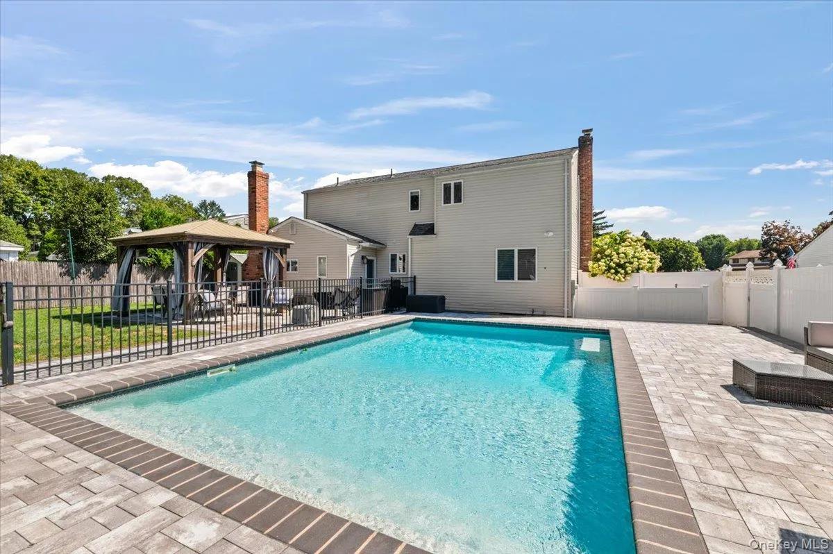 41 Longstreet Drive, Brookhaven, NY, 4 Bedrooms Bedrooms, 10 Rooms Rooms,2 BathroomsBathrooms,Residential,For Rent,Longstreet,0,1043286 41 Longstreet Drive, Brookhaven, NY, 4 Bedrooms Bedrooms, 10 Rooms Rooms,2 BathroomsBathrooms,Residential,For Rent,Longstreet,0,1043286