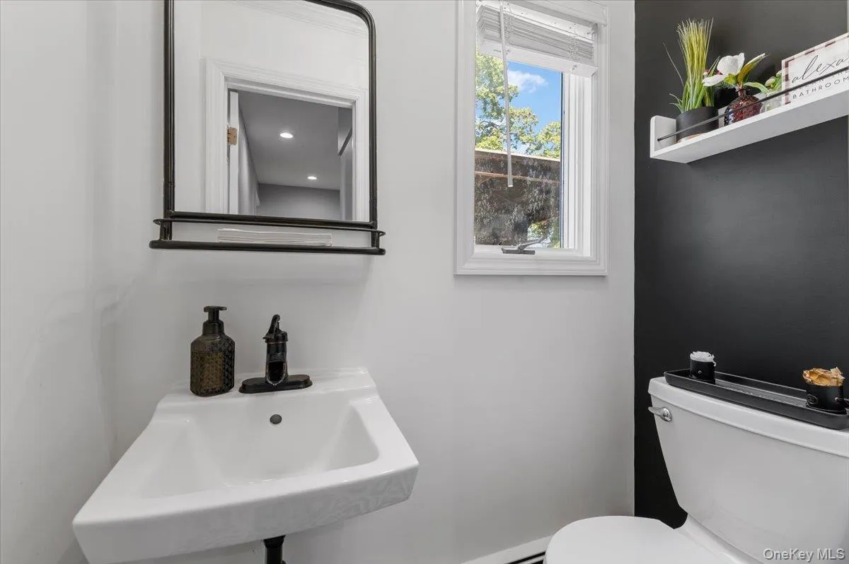 41 Longstreet Drive, Brookhaven, NY, 4 Bedrooms Bedrooms, 10 Rooms Rooms,2 BathroomsBathrooms,Residential,For Rent,Longstreet,0,1043286 41 Longstreet Drive, Brookhaven, NY, 4 Bedrooms Bedrooms, 10 Rooms Rooms,2 BathroomsBathrooms,Residential,For Rent,Longstreet,0,1043286