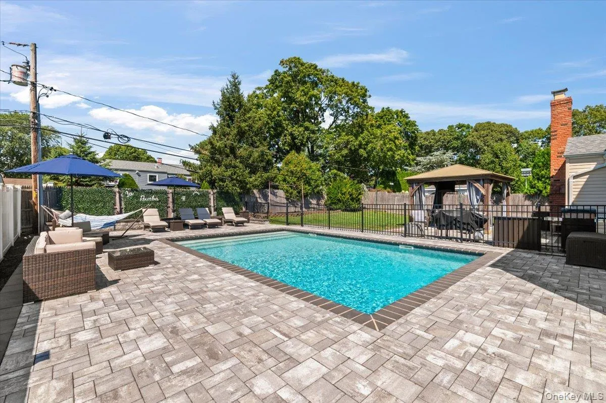 41 Longstreet Drive, Brookhaven, NY, 4 Bedrooms Bedrooms, 10 Rooms Rooms,2 BathroomsBathrooms,Residential,For Rent,Longstreet,0,1043286 41 Longstreet Drive, Brookhaven, NY, 4 Bedrooms Bedrooms, 10 Rooms Rooms,2 BathroomsBathrooms,Residential,For Rent,Longstreet,0,1043286