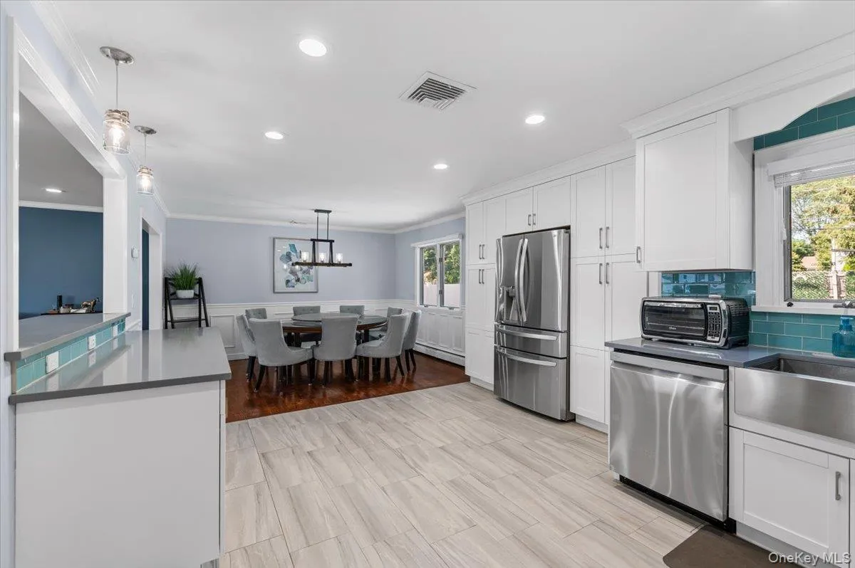 41 Longstreet Drive, Brookhaven, NY, 4 Bedrooms Bedrooms, 10 Rooms Rooms,2 BathroomsBathrooms,Residential,For Rent,Longstreet,0,1043286 41 Longstreet Drive, Brookhaven, NY, 4 Bedrooms Bedrooms, 10 Rooms Rooms,2 BathroomsBathrooms,Residential,For Rent,Longstreet,0,1043286