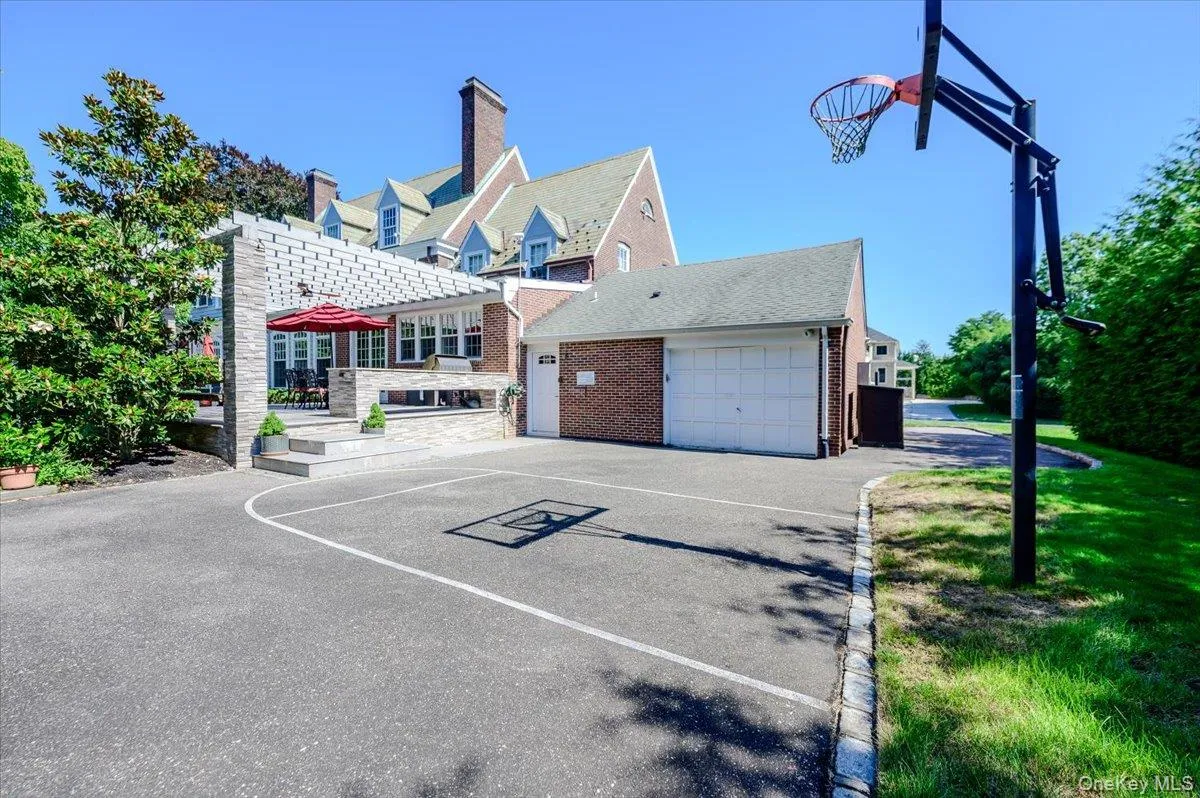 115 Cedar Avenue, Hempstead, NY, 8 Bedrooms Bedrooms, 16 Rooms Rooms,6 BathroomsBathrooms,Residential,For Rent,Cedar,0,1043287 115 Cedar Avenue, Hempstead, NY, 8 Bedrooms Bedrooms, 16 Rooms Rooms,6 BathroomsBathrooms,Residential,For Rent,Cedar,0,1043287