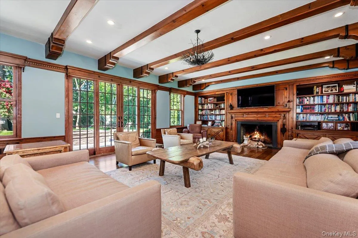 with Gas Fireplace with Gas Fireplace