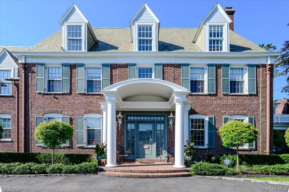 115 Cedar Avenue, Hempstead, NY, 8 Bedrooms Bedrooms, 16 Rooms Rooms,6 BathroomsBathrooms,Residential,For Rent,Cedar,0,1043287 115 Cedar Avenue, Hempstead, NY, 8 Bedrooms Bedrooms, 16 Rooms Rooms,6 BathroomsBathrooms,Residential,For Rent,Cedar,0,1043287