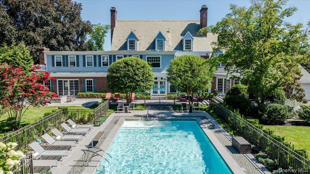 115 Cedar Avenue, Hempstead, NY, 8 Bedrooms Bedrooms, 16 Rooms Rooms,6 BathroomsBathrooms,Residential,For Rent,Cedar,0,1043287 115 Cedar Avenue, Hempstead, NY, 8 Bedrooms Bedrooms, 16 Rooms Rooms,6 BathroomsBathrooms,Residential,For Rent,Cedar,0,1043287