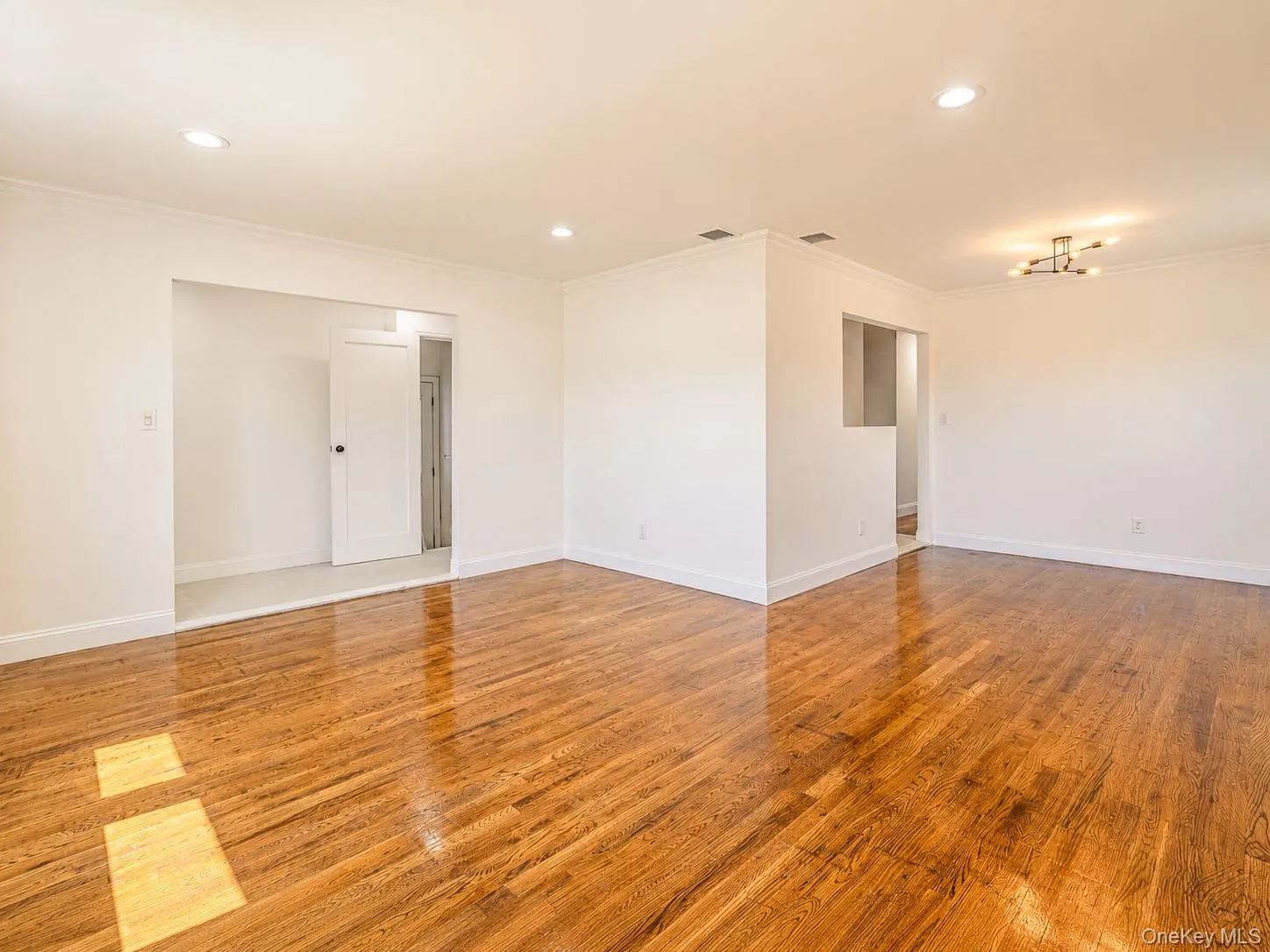 12 Grant Avenue, Oyster Bay, NY, 3 Bedrooms Bedrooms, 7 Rooms Rooms,1 BathroomBathrooms,Residential,For Rent,Grant,0,1043288 12 Grant Avenue, Oyster Bay, NY, 3 Bedrooms Bedrooms, 7 Rooms Rooms,1 BathroomBathrooms,Residential,For Rent,Grant,0,1043288