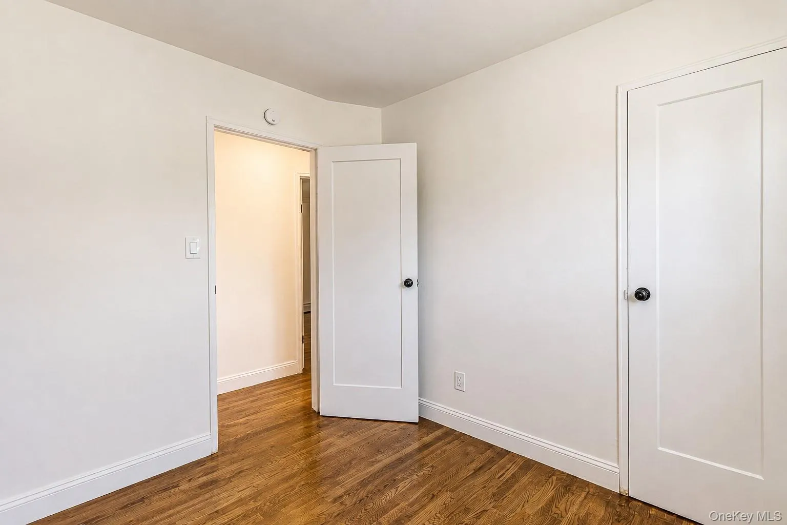 12 Grant Avenue, Oyster Bay, NY, 3 Bedrooms Bedrooms, 7 Rooms Rooms,1 BathroomBathrooms,Residential,For Rent,Grant,0,1043288 12 Grant Avenue, Oyster Bay, NY, 3 Bedrooms Bedrooms, 7 Rooms Rooms,1 BathroomBathrooms,Residential,For Rent,Grant,0,1043288