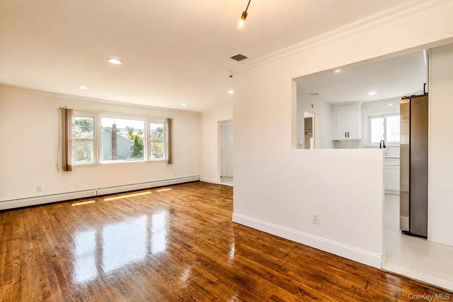 12 Grant Avenue, Oyster Bay, NY, 3 Bedrooms Bedrooms, 7 Rooms Rooms,1 BathroomBathrooms,Residential,For Rent,Grant,0,1043288 12 Grant Avenue, Oyster Bay, NY, 3 Bedrooms Bedrooms, 7 Rooms Rooms,1 BathroomBathrooms,Residential,For Rent,Grant,0,1043288