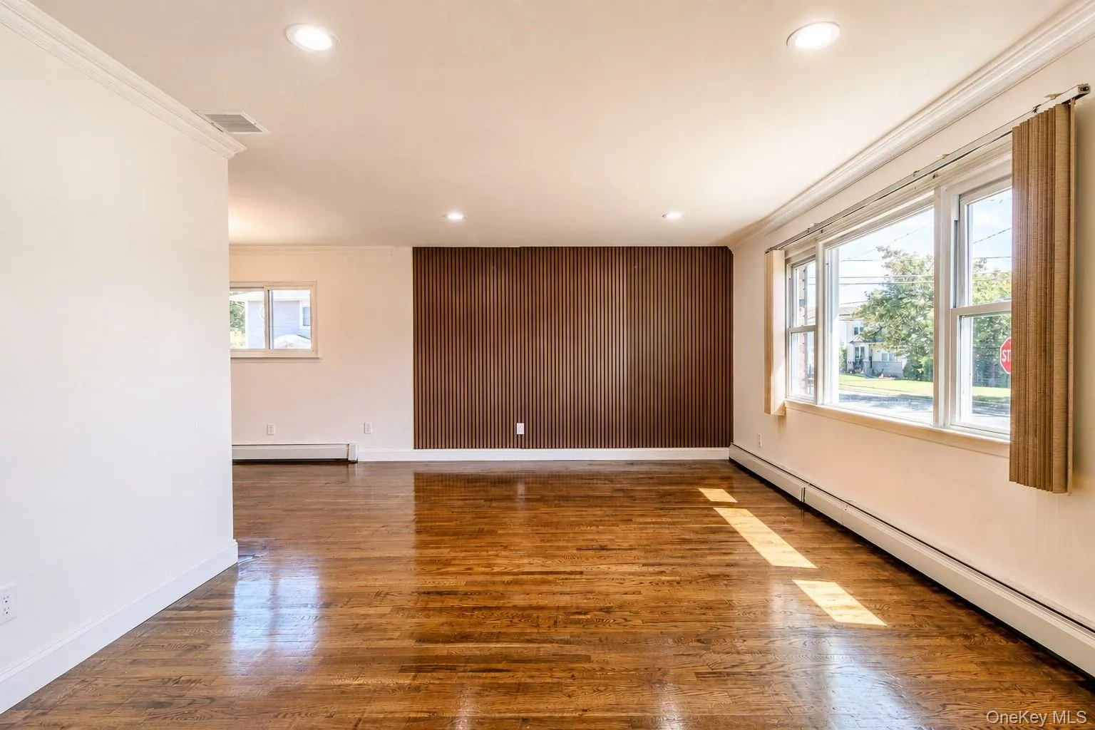 12 Grant Avenue, Oyster Bay, NY, 3 Bedrooms Bedrooms, 7 Rooms Rooms,1 BathroomBathrooms,Residential,For Rent,Grant,0,1043288 12 Grant Avenue, Oyster Bay, NY, 3 Bedrooms Bedrooms, 7 Rooms Rooms,1 BathroomBathrooms,Residential,For Rent,Grant,0,1043288