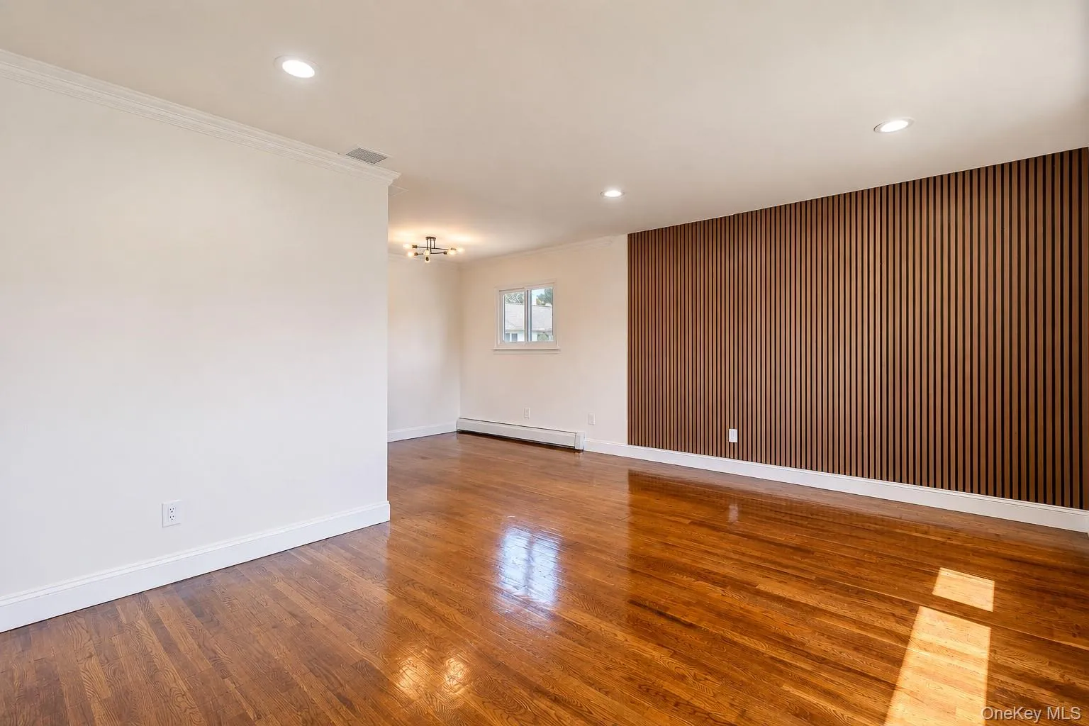 12 Grant Avenue, Oyster Bay, NY, 3 Bedrooms Bedrooms, 7 Rooms Rooms,1 BathroomBathrooms,Residential,For Rent,Grant,0,1043288 12 Grant Avenue, Oyster Bay, NY, 3 Bedrooms Bedrooms, 7 Rooms Rooms,1 BathroomBathrooms,Residential,For Rent,Grant,0,1043288