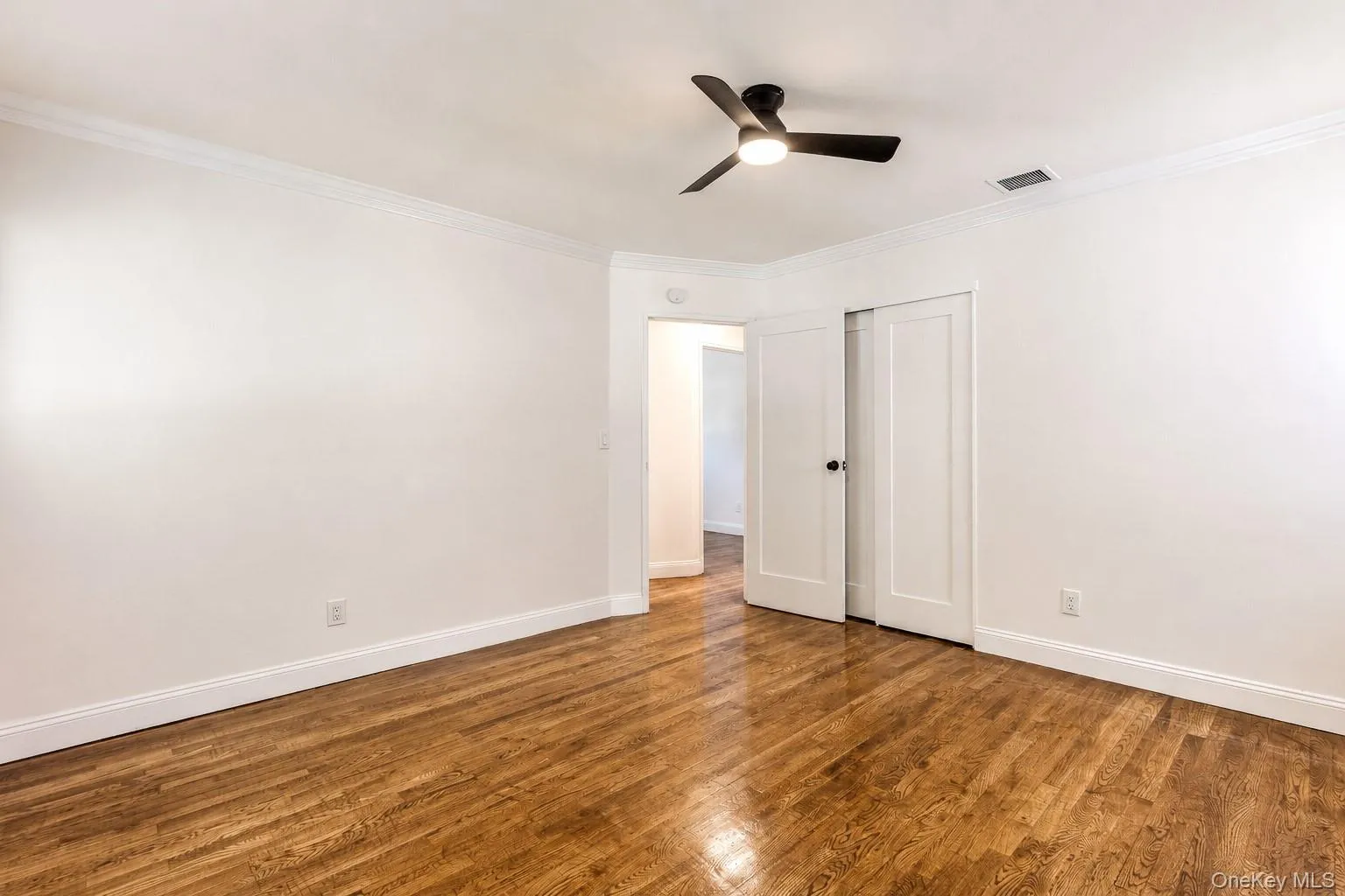 12 Grant Avenue, Oyster Bay, NY, 3 Bedrooms Bedrooms, 7 Rooms Rooms,1 BathroomBathrooms,Residential,For Rent,Grant,0,1043288 12 Grant Avenue, Oyster Bay, NY, 3 Bedrooms Bedrooms, 7 Rooms Rooms,1 BathroomBathrooms,Residential,For Rent,Grant,0,1043288