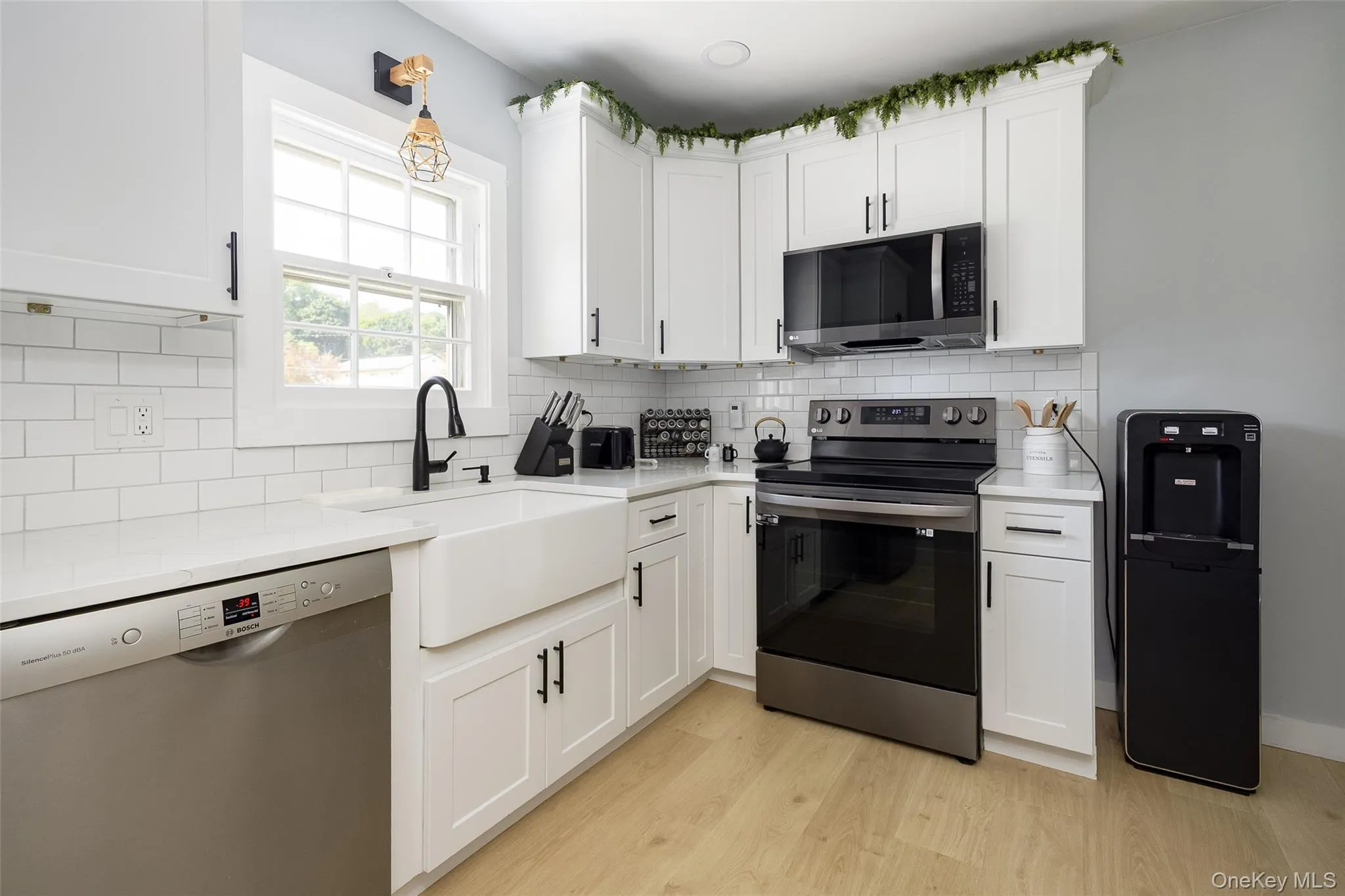 13-17 Clark Heights, Pleasant Valley, NY, 4 Bedrooms Bedrooms, 10 Rooms Rooms,2 BathroomsBathrooms,Residential,For Rent,Clark,0,1043295 13-17 Clark Heights, Pleasant Valley, NY, 4 Bedrooms Bedrooms, 10 Rooms Rooms,2 BathroomsBathrooms,Residential,For Rent,Clark,0,1043295