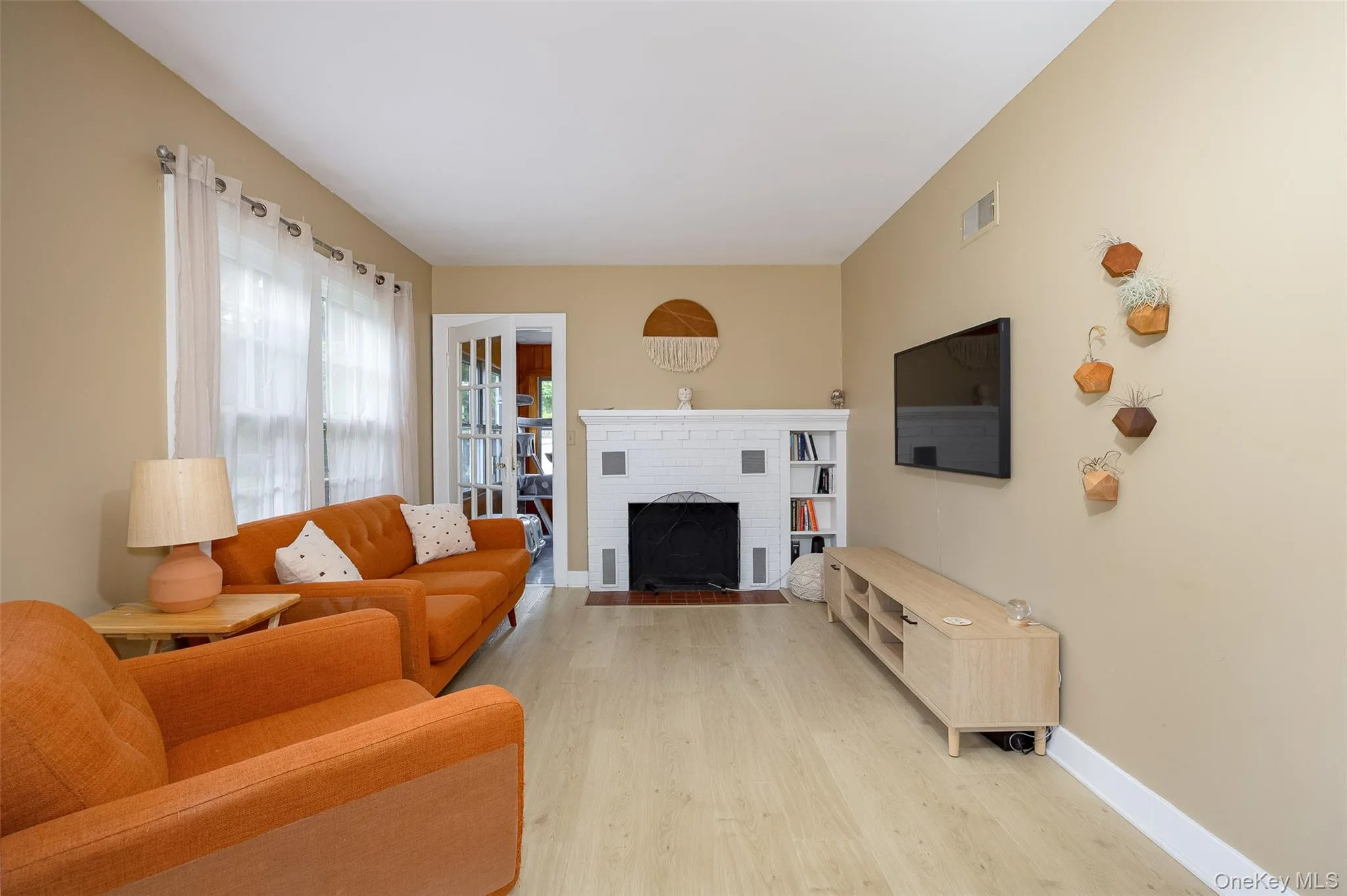 13-17 Clark Heights, Pleasant Valley, NY, 4 Bedrooms Bedrooms, 10 Rooms Rooms,2 BathroomsBathrooms,Residential,For Rent,Clark,0,1043295 13-17 Clark Heights, Pleasant Valley, NY, 4 Bedrooms Bedrooms, 10 Rooms Rooms,2 BathroomsBathrooms,Residential,For Rent,Clark,0,1043295