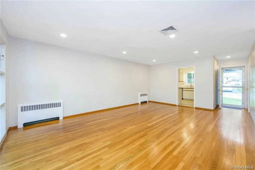 212 Crest Drive, Greenburgh, NY, 4 Bedroom Bedrooms, 7 Room Rooms,2 BathroomBathrooms,Residential Lease,For Rent,Crest,0,1043297 212 Crest Drive, Greenburgh, NY, 4 Bedroom Bedrooms, 7 Room Rooms,2 BathroomBathrooms,Residential Lease,For Rent,Crest,0,1043297