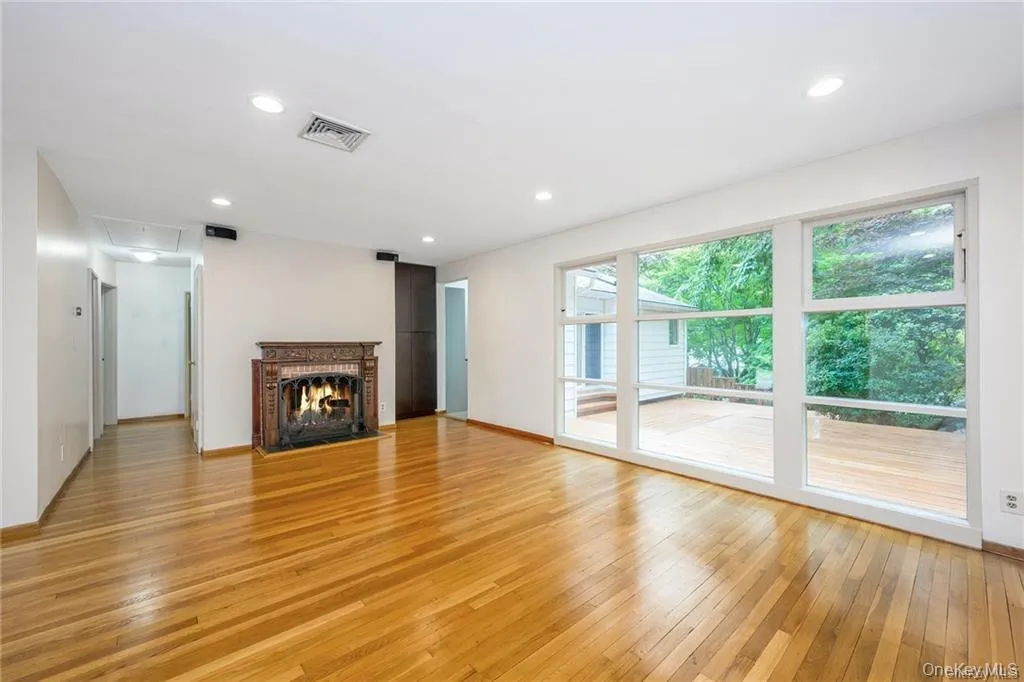 212 Crest Drive, Greenburgh, NY, 4 Bedroom Bedrooms, 7 Room Rooms,2 BathroomBathrooms,Residential Lease,For Rent,Crest,0,1043297 212 Crest Drive, Greenburgh, NY, 4 Bedroom Bedrooms, 7 Room Rooms,2 BathroomBathrooms,Residential Lease,For Rent,Crest,0,1043297