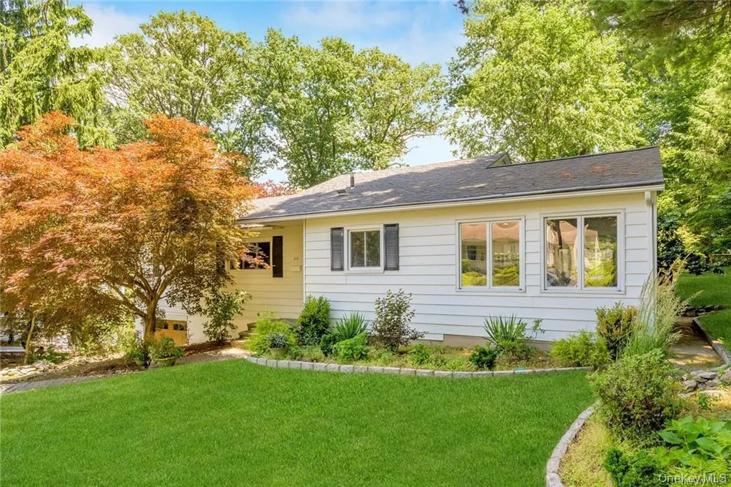 212 Crest Drive, Greenburgh, NY, 4 Bedroom Bedrooms, 7 Room Rooms,2 BathroomBathrooms,Residential Lease,For Rent,Crest,0,1043297 212 Crest Drive, Greenburgh, NY, 4 Bedroom Bedrooms, 7 Room Rooms,2 BathroomBathrooms,Residential Lease,For Rent,Crest,0,1043297