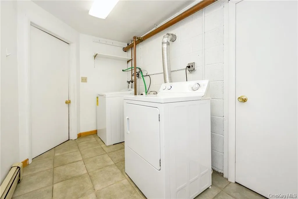 212 Crest Drive, Greenburgh, NY, 4 Bedroom Bedrooms, 7 Room Rooms,2 BathroomBathrooms,Residential Lease,For Rent,Crest,0,1043297 212 Crest Drive, Greenburgh, NY, 4 Bedroom Bedrooms, 7 Room Rooms,2 BathroomBathrooms,Residential Lease,For Rent,Crest,0,1043297