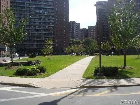 61-15 98th Street, New York, NY, 3 Bedrooms Bedrooms, 6 Rooms Rooms,2 BathroomsBathrooms,Residential,For Rent,98th,0,1043304 61-15 98th Street, New York, NY, 3 Bedrooms Bedrooms, 6 Rooms Rooms,2 BathroomsBathrooms,Residential,For Rent,98th,0,1043304