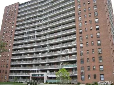61-15 98th Street, New York, NY, 3 Bedrooms Bedrooms, 6 Rooms Rooms,2 BathroomsBathrooms,Residential,For Rent,98th,0,1043304 61-15 98th Street, New York, NY, 3 Bedrooms Bedrooms, 6 Rooms Rooms,2 BathroomsBathrooms,Residential,For Rent,98th,0,1043304