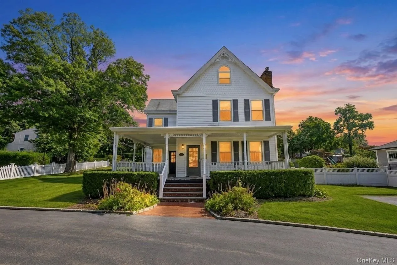 104 Bayville Avenue, Oyster Bay, NY, 3 Bedrooms Bedrooms, 7 Rooms Rooms,1 BathroomBathrooms,Residential,For Rent,Bayville,0,1043308 104 Bayville Avenue, Oyster Bay, NY, 3 Bedrooms Bedrooms, 7 Rooms Rooms,1 BathroomBathrooms,Residential,For Rent,Bayville,0,1043308