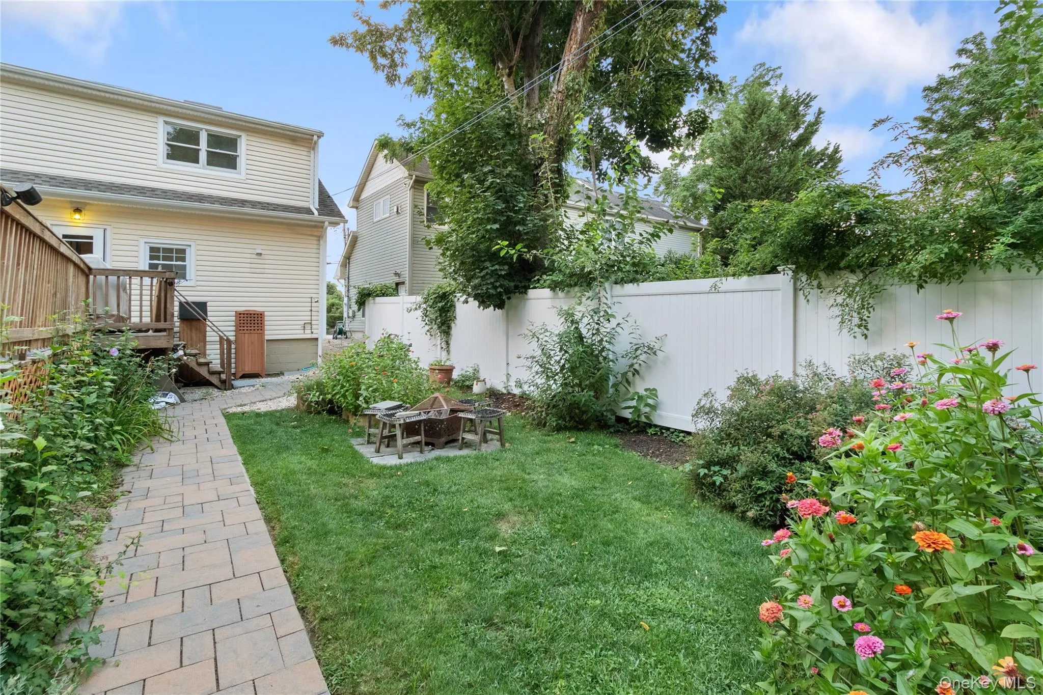 11 Bay Street, Oyster Bay, NY, 4 Bedrooms Bedrooms, 7 Rooms Rooms,2 BathroomsBathrooms,Residential Lease,For Rent,Bay,0,1043315 11 Bay Street, Oyster Bay, NY, 4 Bedrooms Bedrooms, 7 Rooms Rooms,2 BathroomsBathrooms,Residential Lease,For Rent,Bay,0,1043315