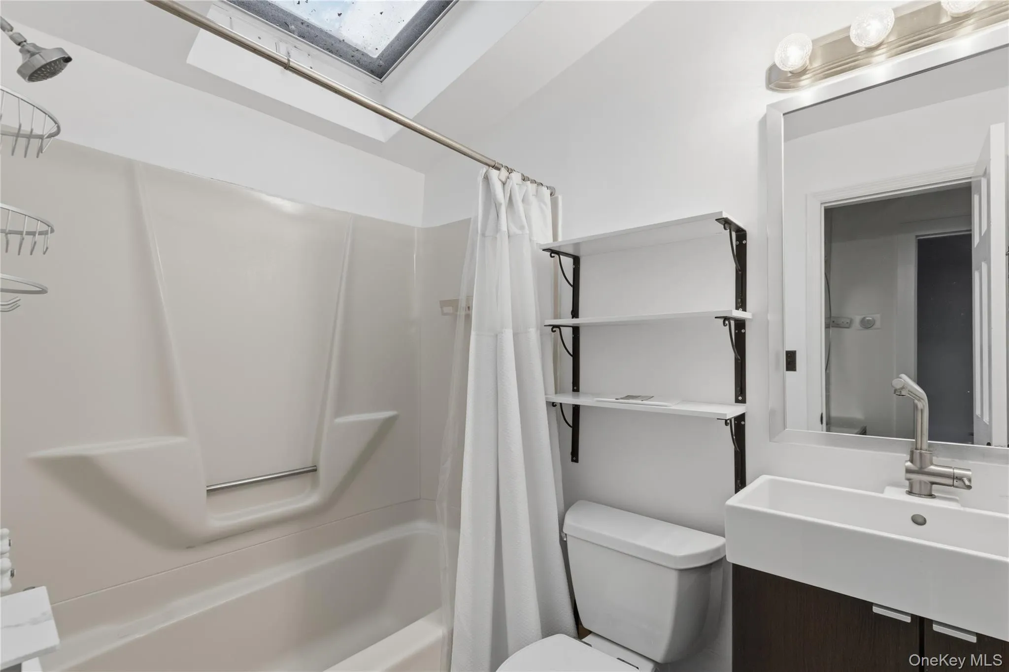 11 Bay Street, Oyster Bay, NY, 4 Bedrooms Bedrooms, 7 Rooms Rooms,2 BathroomsBathrooms,Residential Lease,For Rent,Bay,0,1043315 11 Bay Street, Oyster Bay, NY, 4 Bedrooms Bedrooms, 7 Rooms Rooms,2 BathroomsBathrooms,Residential Lease,For Rent,Bay,0,1043315