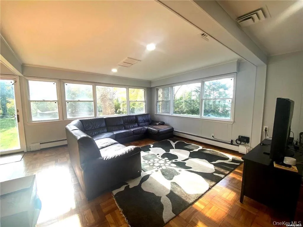 60 Gristmill Lane, North Hempstead, NY, 5 Bedrooms Bedrooms, 11 Rooms Rooms,3 BathroomsBathrooms,Residential Lease,For Rent,Gristmill,0,1043316 60 Gristmill Lane, North Hempstead, NY, 5 Bedrooms Bedrooms, 11 Rooms Rooms,3 BathroomsBathrooms,Residential Lease,For Rent,Gristmill,0,1043316