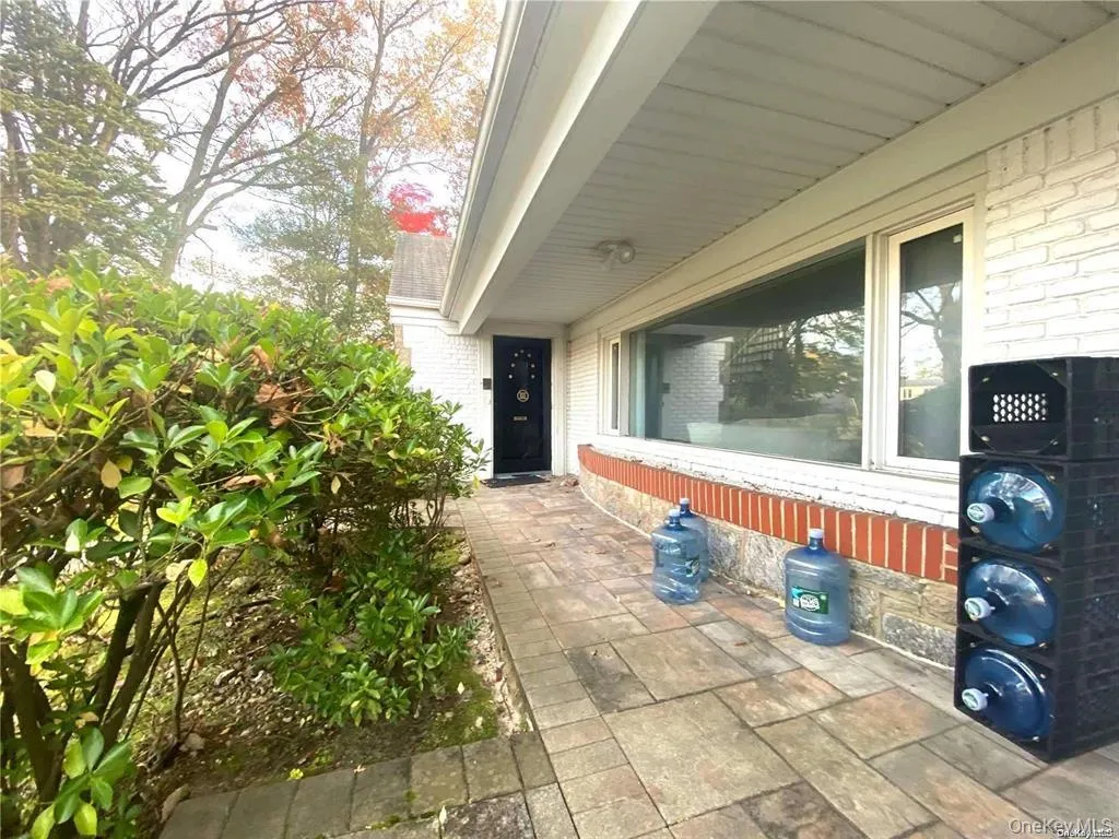 60 Gristmill Lane, North Hempstead, NY, 5 Bedrooms Bedrooms, 11 Rooms Rooms,3 BathroomsBathrooms,Residential Lease,For Rent,Gristmill,0,1043316 60 Gristmill Lane, North Hempstead, NY, 5 Bedrooms Bedrooms, 11 Rooms Rooms,3 BathroomsBathrooms,Residential Lease,For Rent,Gristmill,0,1043316