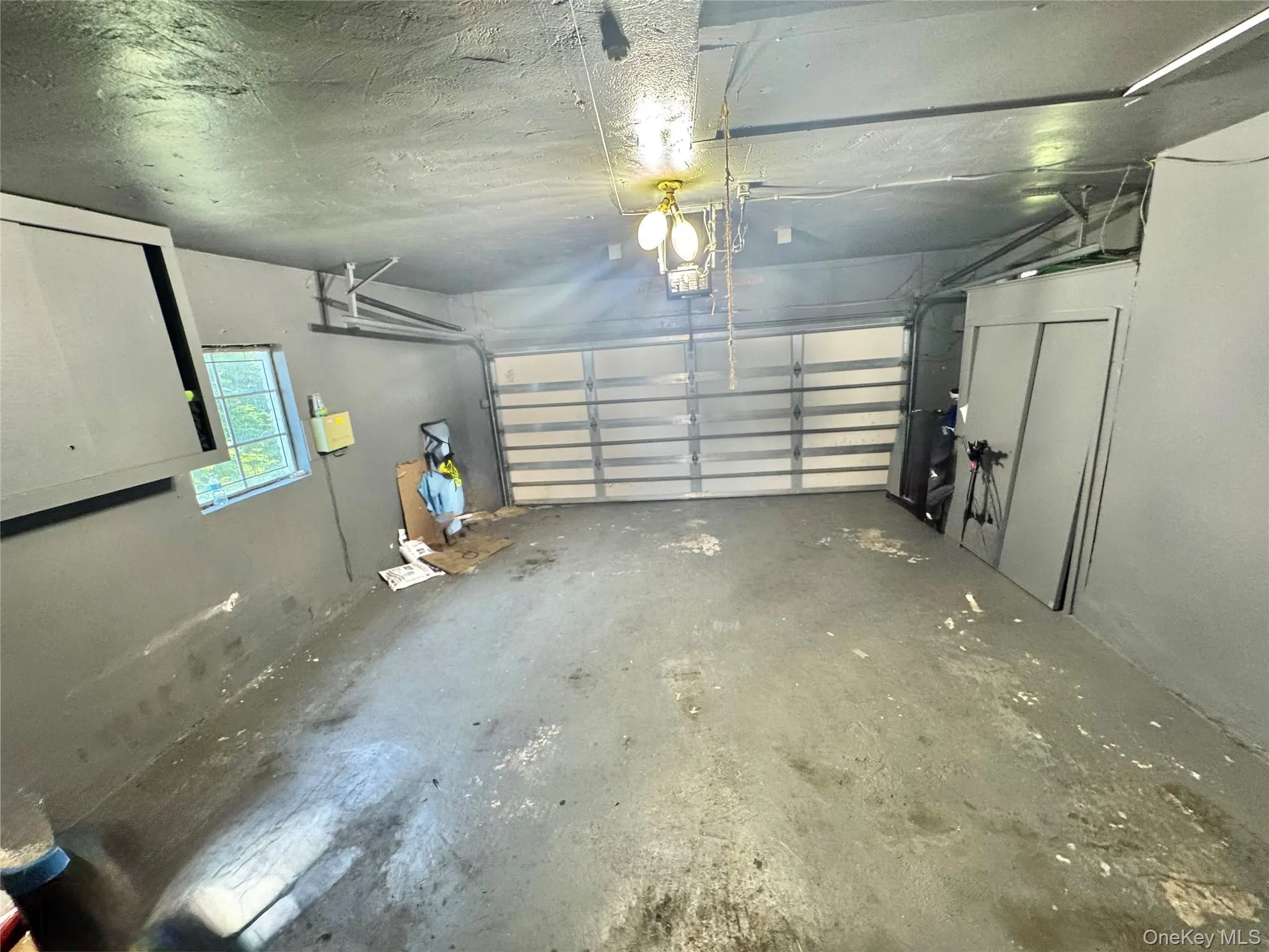 2 Car attached Garage. 2 Car attached Garage.