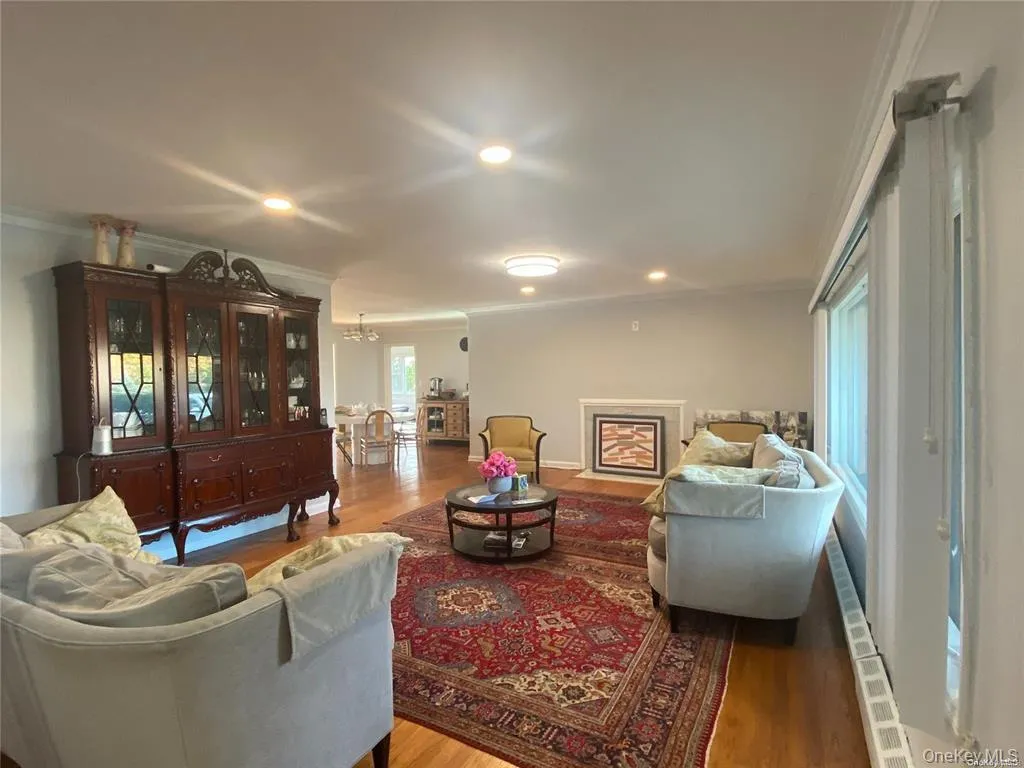 60 Gristmill Lane, North Hempstead, NY, 5 Bedrooms Bedrooms, 11 Rooms Rooms,3 BathroomsBathrooms,Residential Lease,For Rent,Gristmill,0,1043316 60 Gristmill Lane, North Hempstead, NY, 5 Bedrooms Bedrooms, 11 Rooms Rooms,3 BathroomsBathrooms,Residential Lease,For Rent,Gristmill,0,1043316