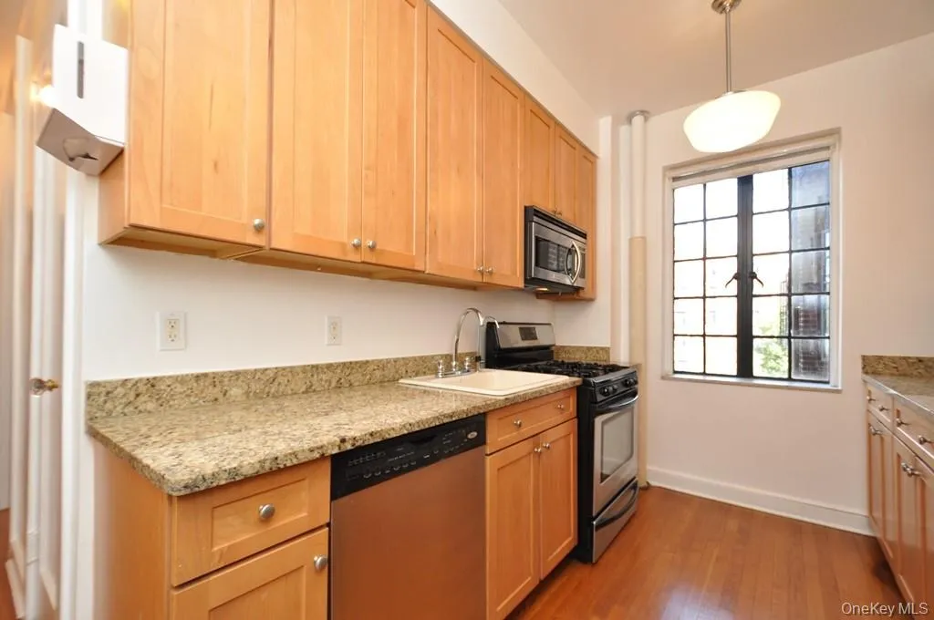 155 Garth Road, Eastchester, NY, 3 Bedrooms Bedrooms, 7 Rooms Rooms,2 BathroomsBathrooms,Residential Lease,For Rent,Garth,0,1043319 155 Garth Road, Eastchester, NY, 3 Bedrooms Bedrooms, 7 Rooms Rooms,2 BathroomsBathrooms,Residential Lease,For Rent,Garth,0,1043319