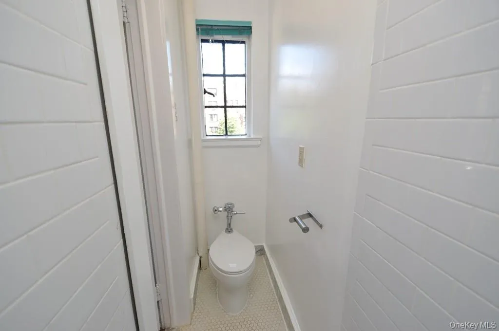 Maids bathroom view 1 Maids bathroom view 1