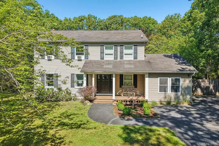 4 Wooded Lane, Southampton, New York 11946
