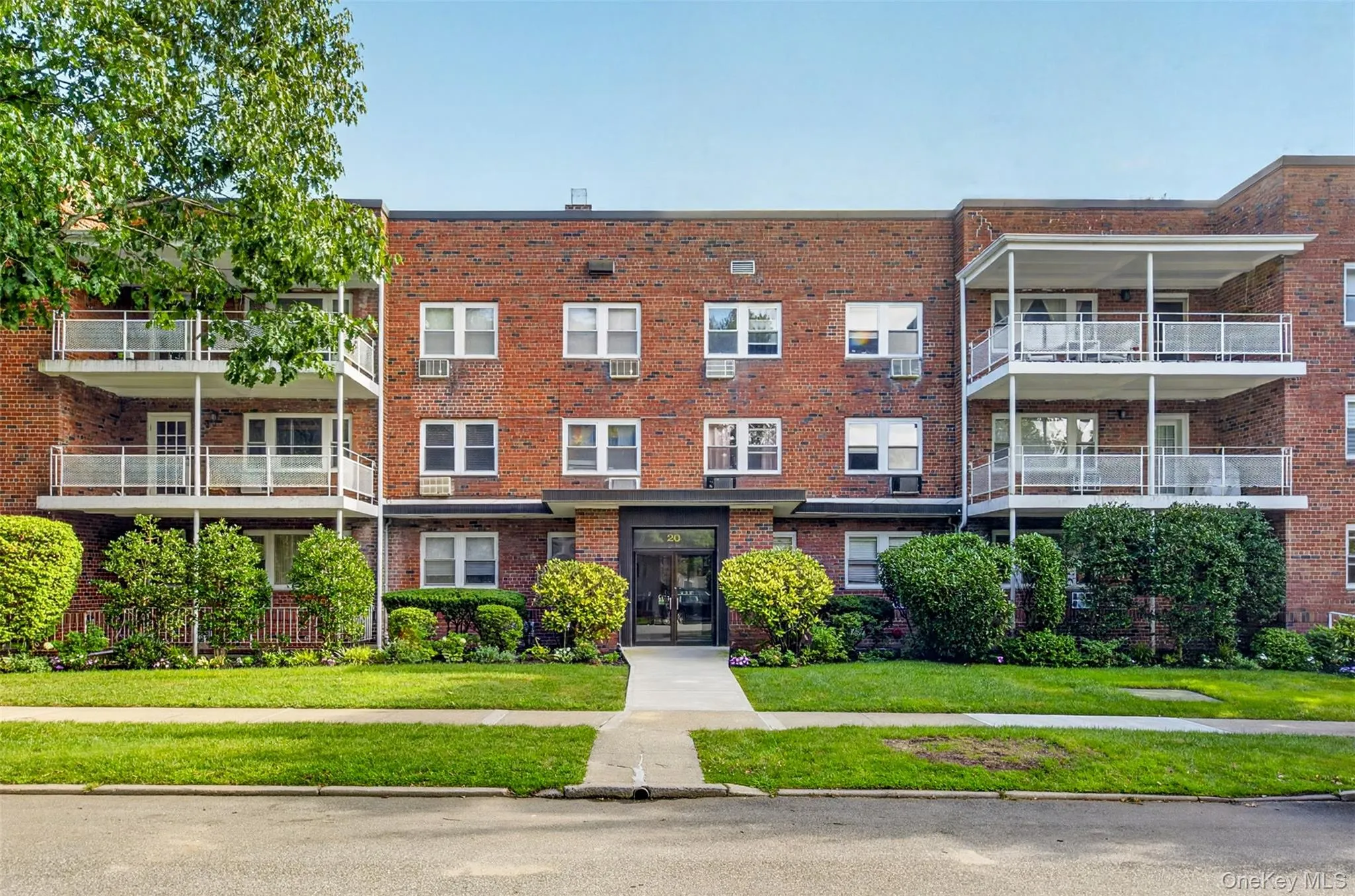 20 Hill Park Avenue, North Hempstead, NY, 2 Bedrooms Bedrooms, 5 Rooms Rooms,2 BathroomsBathrooms,Residential,For Rent,Hill Park,0,1043334 20 Hill Park Avenue, North Hempstead, NY, 2 Bedrooms Bedrooms, 5 Rooms Rooms,2 BathroomsBathrooms,Residential,For Rent,Hill Park,0,1043334