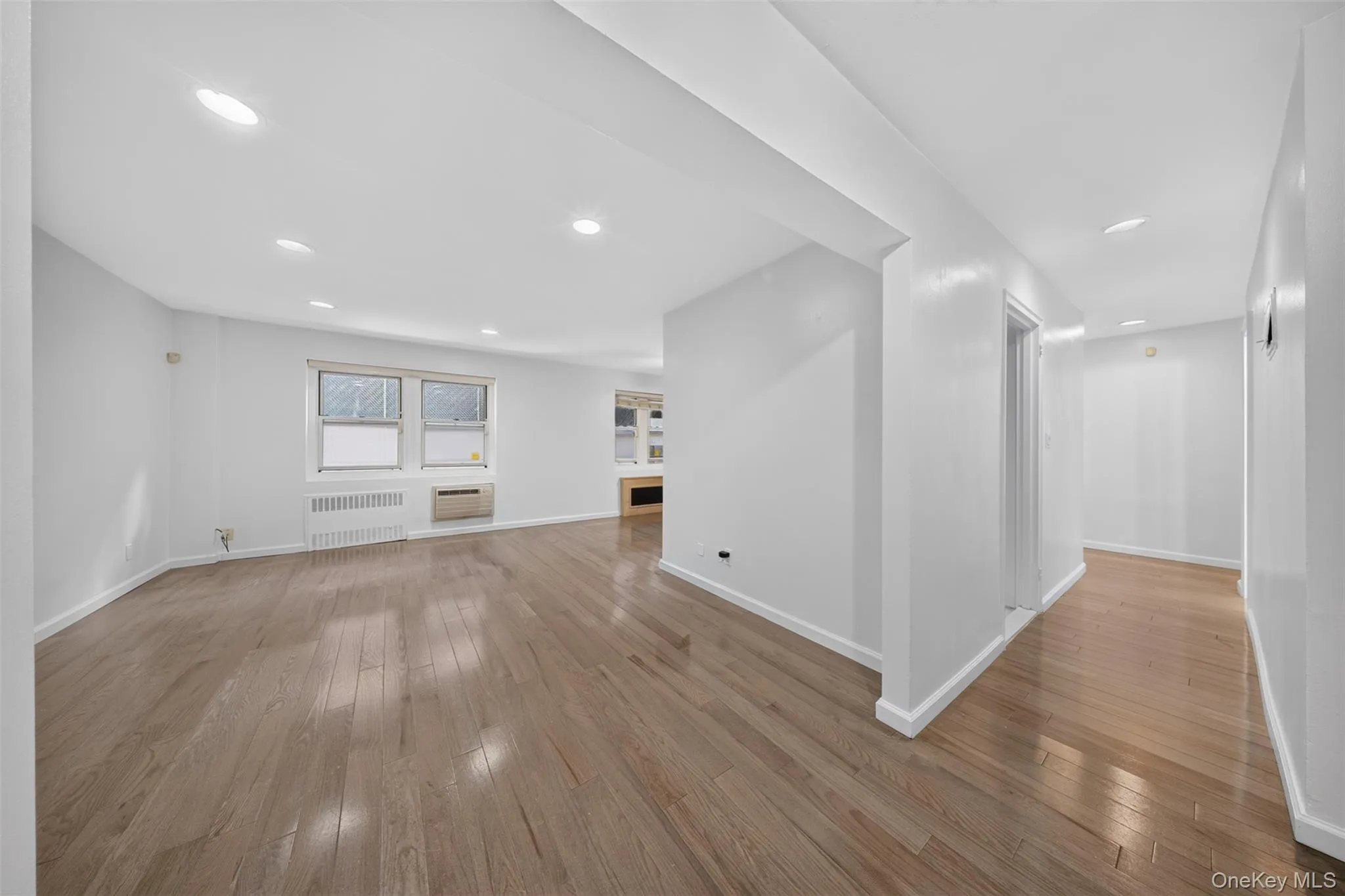 20 Hill Park Avenue, North Hempstead, NY, 2 Bedrooms Bedrooms, 5 Rooms Rooms,2 BathroomsBathrooms,Residential,For Rent,Hill Park,0,1043334 20 Hill Park Avenue, North Hempstead, NY, 2 Bedrooms Bedrooms, 5 Rooms Rooms,2 BathroomsBathrooms,Residential,For Rent,Hill Park,0,1043334