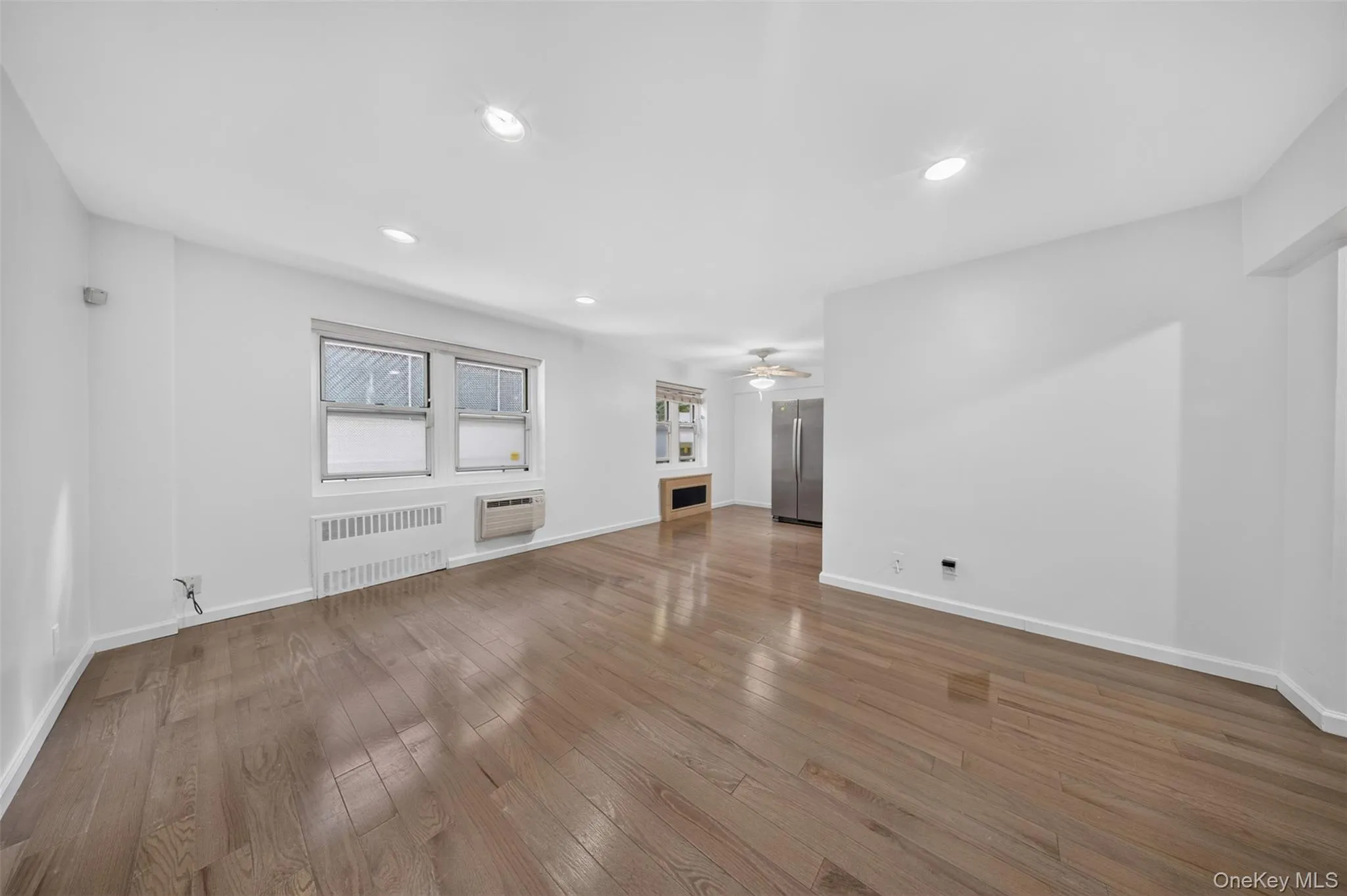 20 Hill Park Avenue, North Hempstead, NY, 2 Bedrooms Bedrooms, 5 Rooms Rooms,2 BathroomsBathrooms,Residential,For Rent,Hill Park,0,1043334 20 Hill Park Avenue, North Hempstead, NY, 2 Bedrooms Bedrooms, 5 Rooms Rooms,2 BathroomsBathrooms,Residential,For Rent,Hill Park,0,1043334