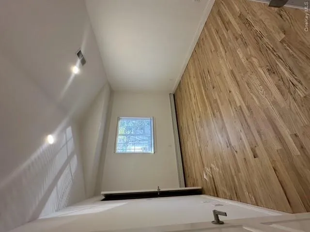 37 Hickory Road, North Hempstead, NY , With , 3 Bedroom , and , 5 Room , 2 Bathroom , For , Residential Lease , For Rent , 1043335 , MLSID,1043335 37 Hickory Road, North Hempstead, NY , With , 3 Bedroom , and , 5 Room , 2 Bathroom , For , Residential Lease , For Rent , 1043335 , MLSID,1043335
