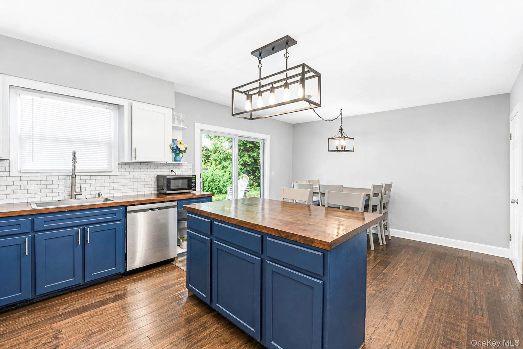 30 Ashland Street, Brookhaven, NY, 4 Bedrooms Bedrooms, 9 Rooms Rooms,2 BathroomsBathrooms,Residential,For Rent,Ashland,0,1043338 30 Ashland Street, Brookhaven, NY, 4 Bedrooms Bedrooms, 9 Rooms Rooms,2 BathroomsBathrooms,Residential,For Rent,Ashland,0,1043338